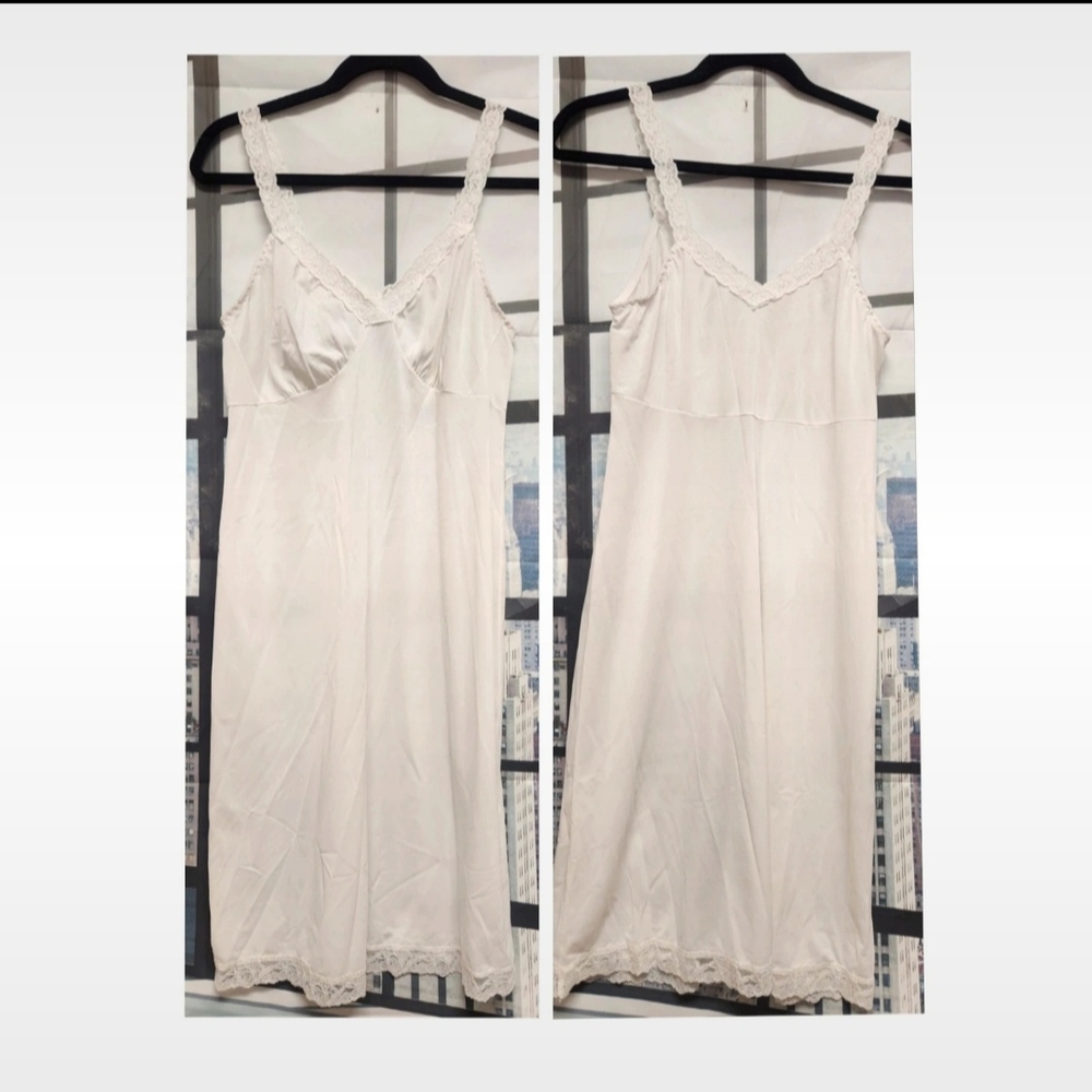 Vintage 70's Soft White Full-Slip/Chemise